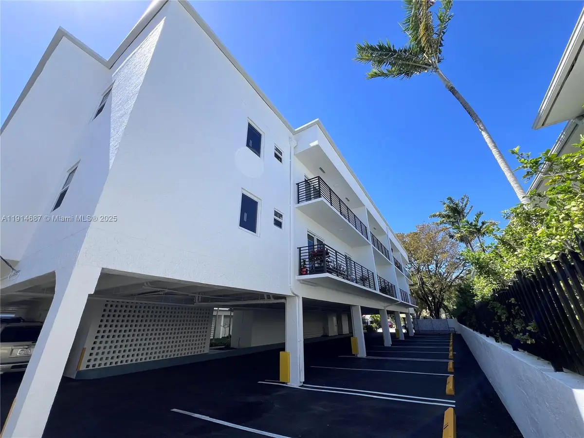 1033 Lenox Ave #202, Miami Beach, FL 33139 - Image #1
