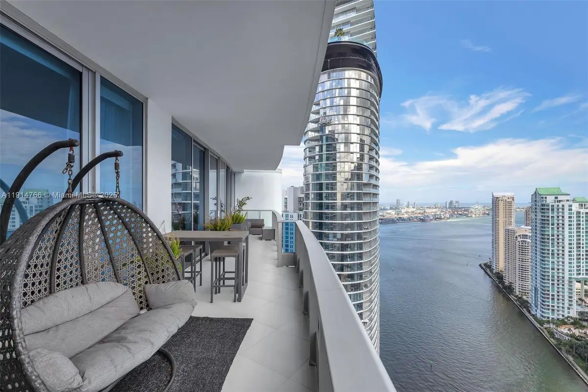 200 Biscayne Boulevard Way #4408, Miami, FL 33131 - Image #1
