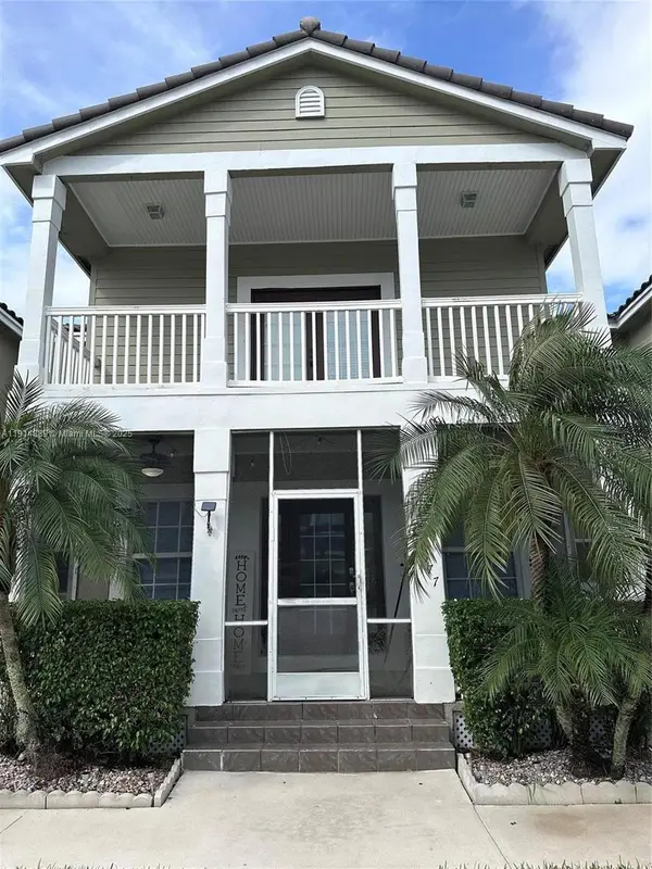 10577 NW 56th Pl, Coral Springs, FL 33076