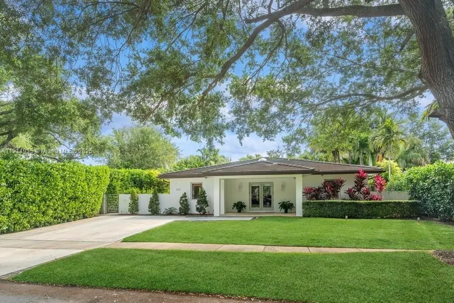 8215 SW 63rd Pl, Miami, FL 33143 - Image #1
