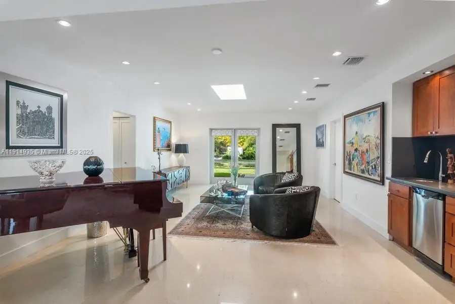 8215 SW 63rd Pl, Miami, FL 33143 - Image #3