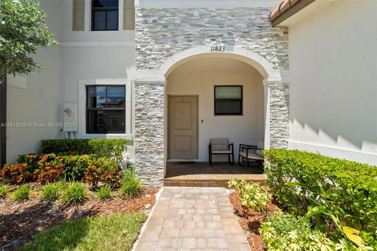 11823 SW 247th Ter, Homestead, FL 33032 - Image #1