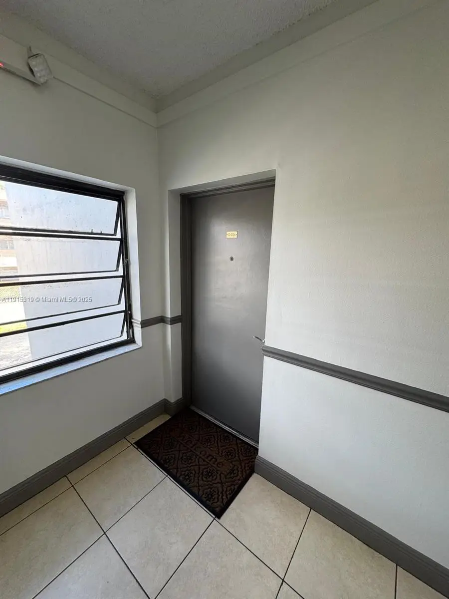 10431 N Kendall Dr #D204, Miami, FL 33176 - Image #1