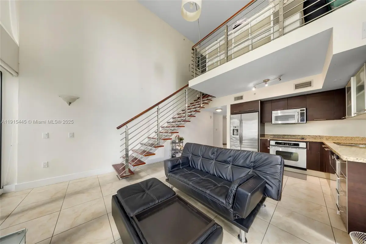 41 SE 5th St #502, Miami, FL 33131 - Image #1