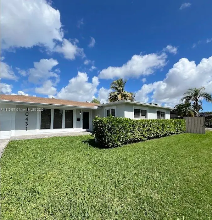 10431 SW 93rd St, Miami, FL 33176 - Image #2