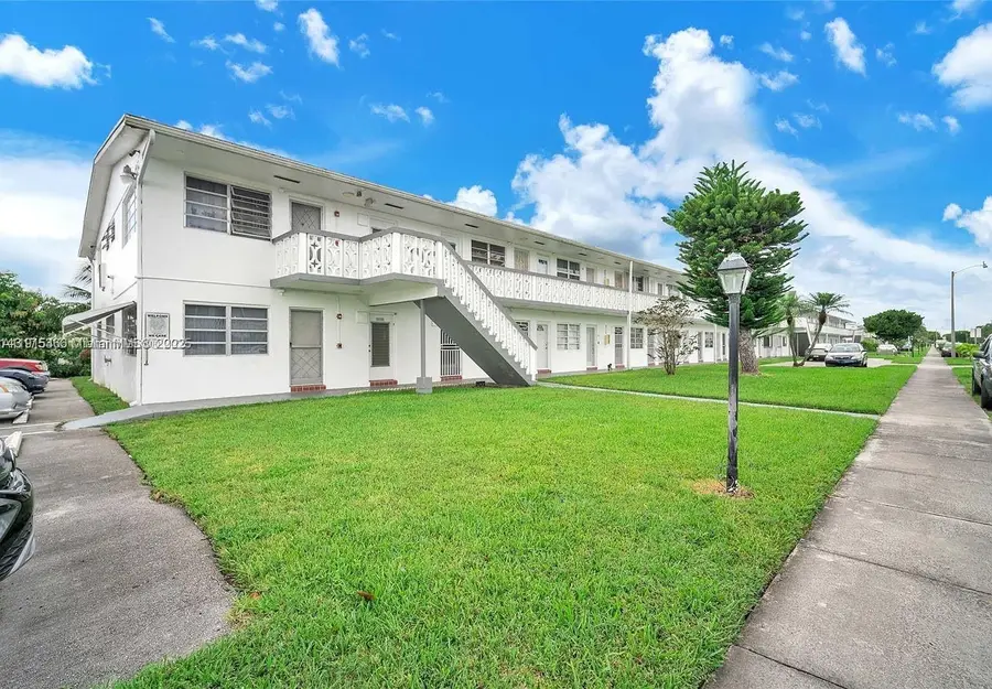 122 NE 204th St #3, Miami Gardens, FL 33179 - Image #2