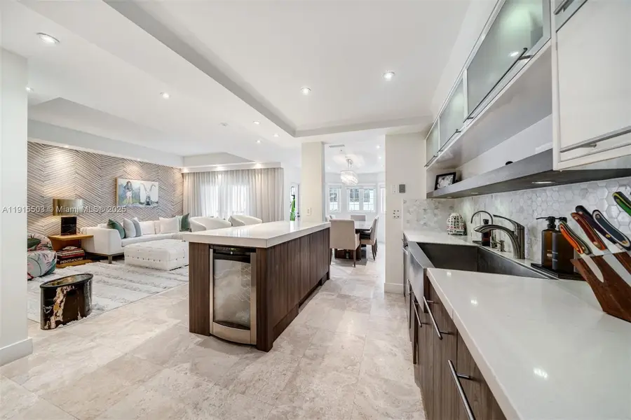 1413 Sunset Harbour Dr #208, Miami Beach, FL 33139 - Image #3