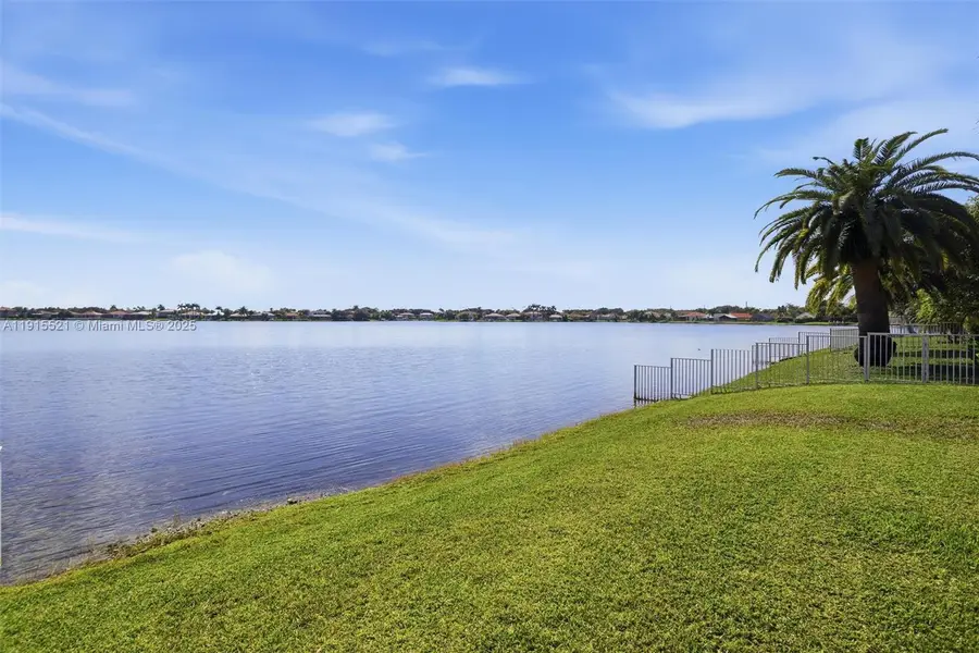 Address Withheld By Seller, Hollywood, FL 33029 - Image #2