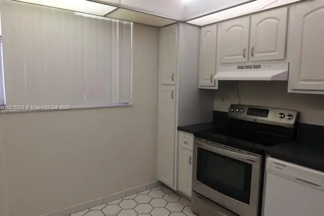 Address Withheld By Seller, Lauderhill, FL 33319 - Image #2