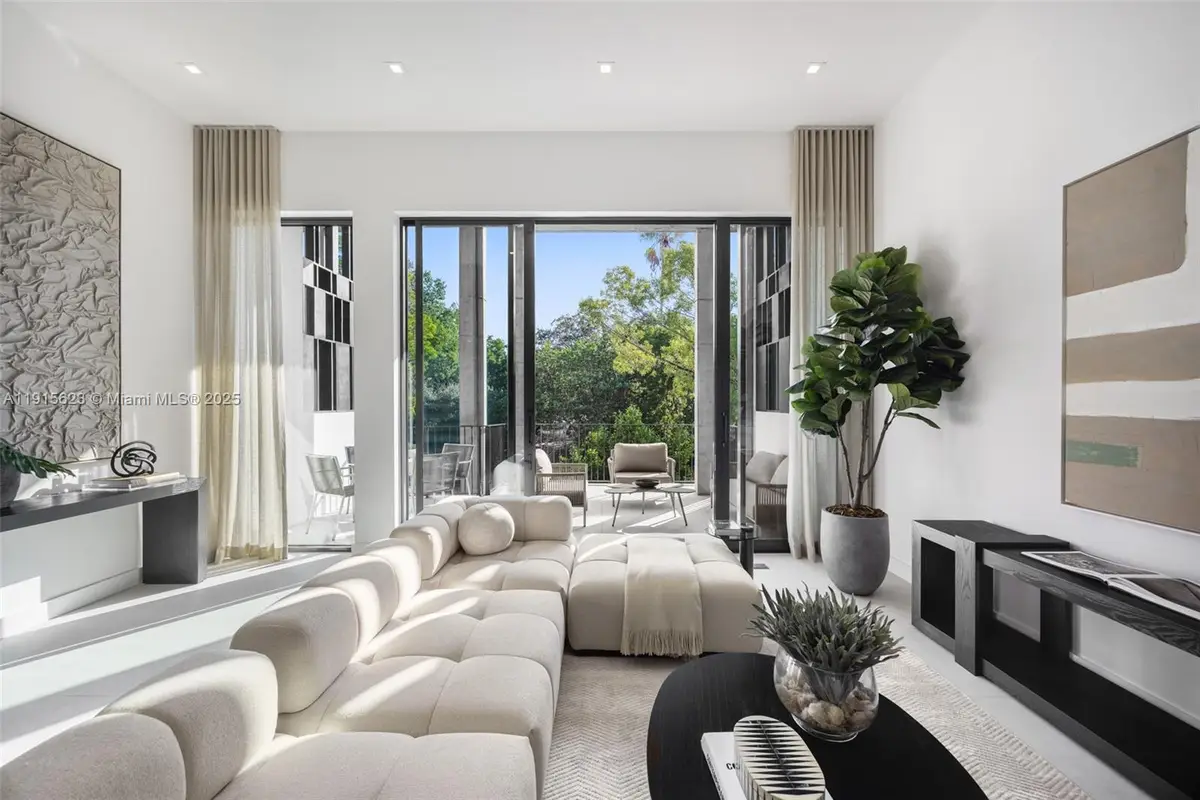 94 SW 28th Rd #3, Miami, FL 33129 - Image #1