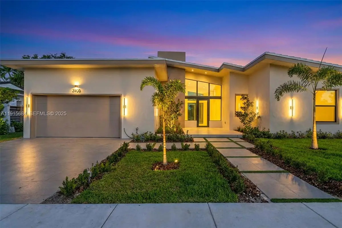 3905 SW 5th St, Coral Gables, FL 33134 - Image #1