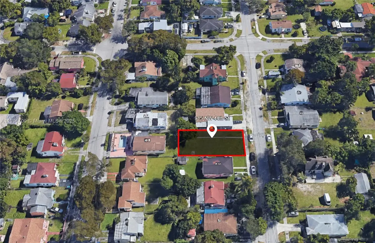915 NW 44th St, Miami, FL 33127 - Image #1