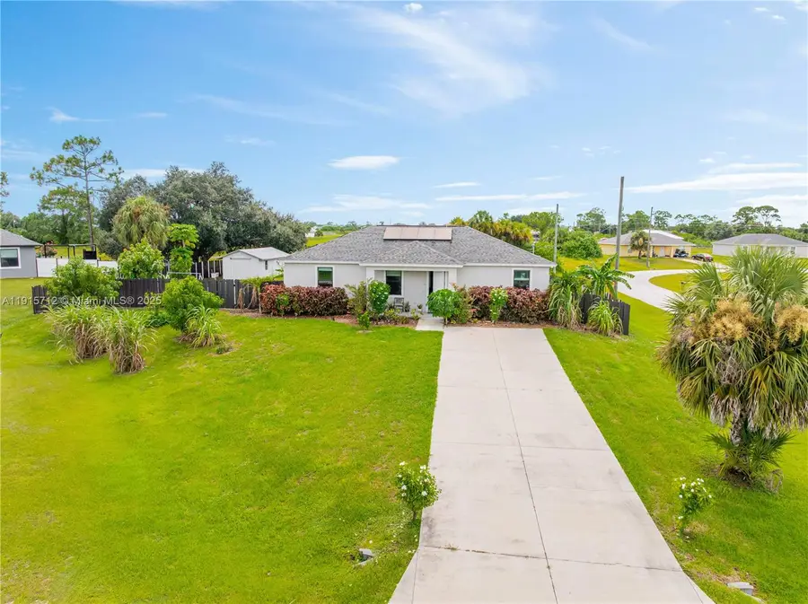 9012 S Indio Ct, Port Labelle, FL 33935 - Image #3