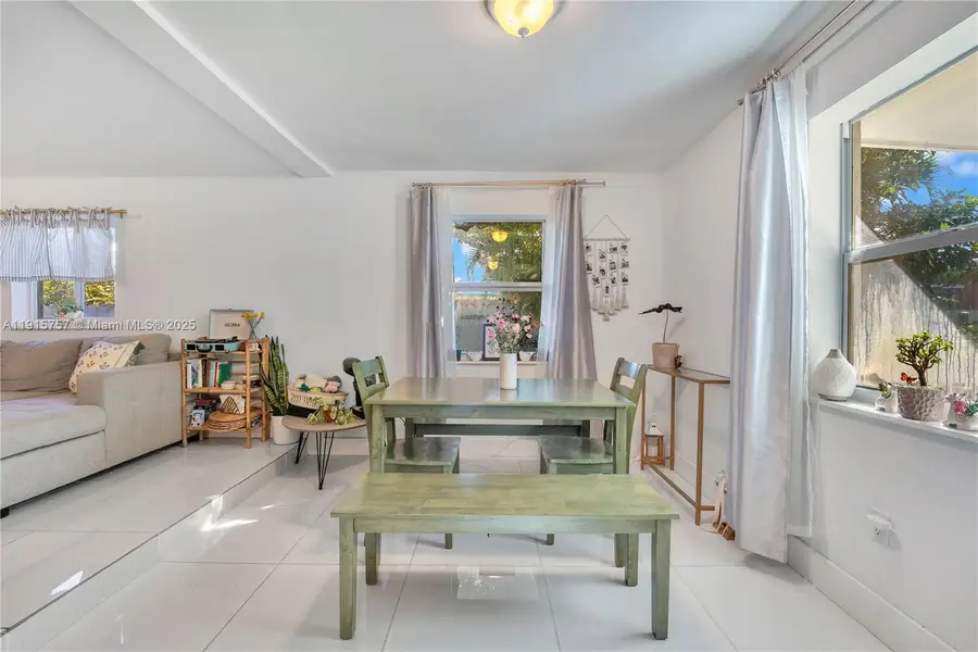 827 NW 114th St, Miami, FL 33168 - Image #3