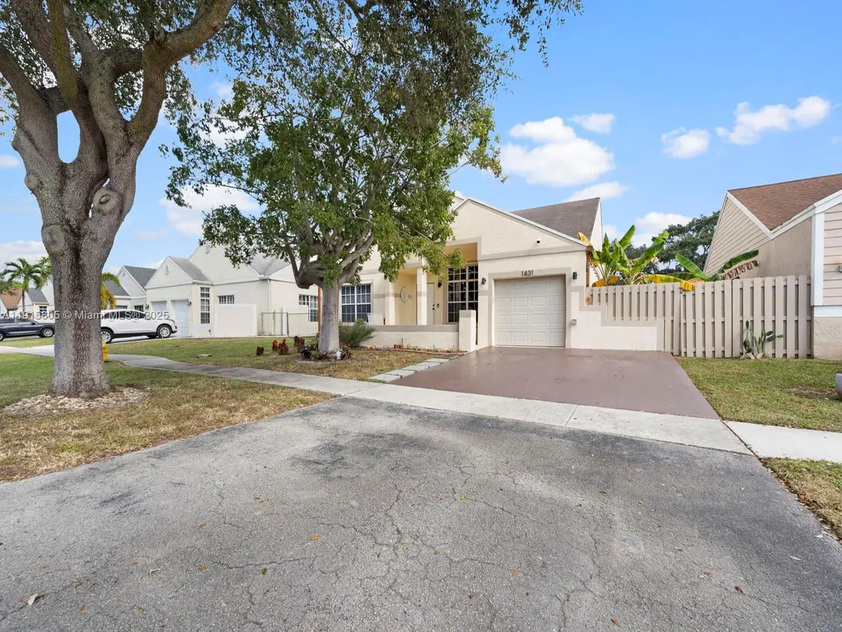 1431 SW 85th Ave, Pembroke Pines, FL 33025 - Image #1