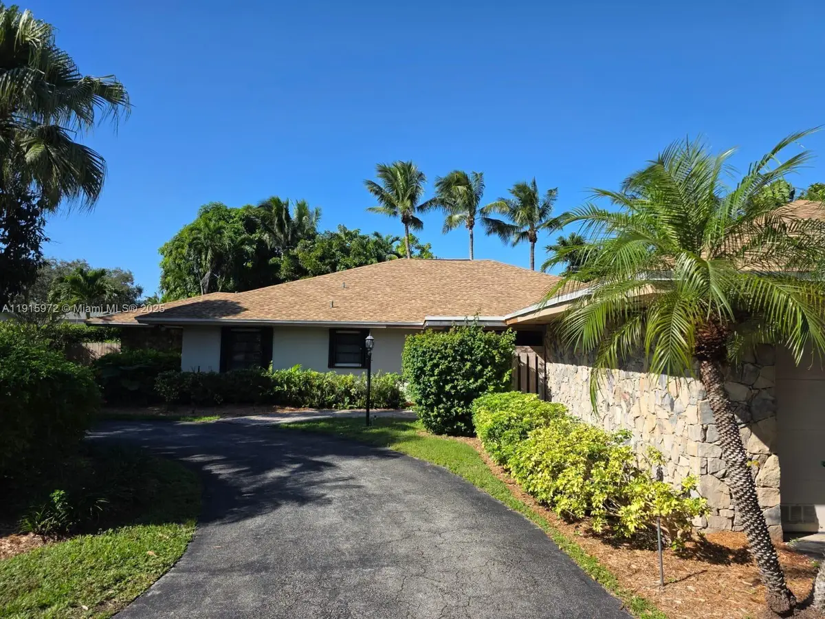 15804 SW 82nd Ct, Palmetto Bay, FL 33157 - Image #1