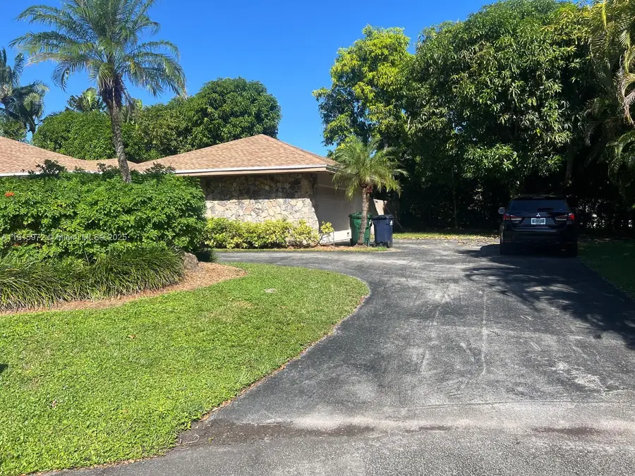 15804 SW 82nd Ct, Palmetto Bay, FL 33157 - Image #2