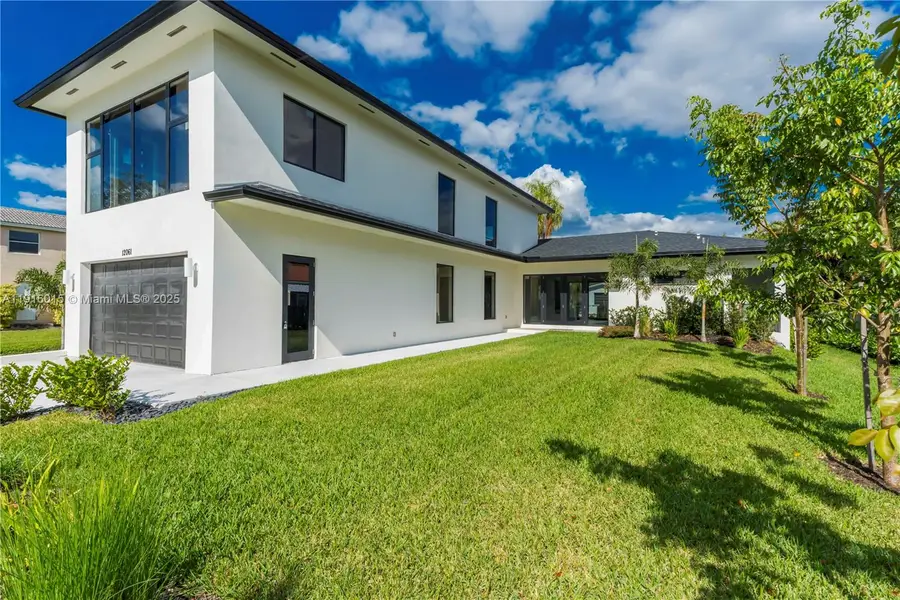 12061 NW 26th St, Plantation, FL 33323 - Image #3