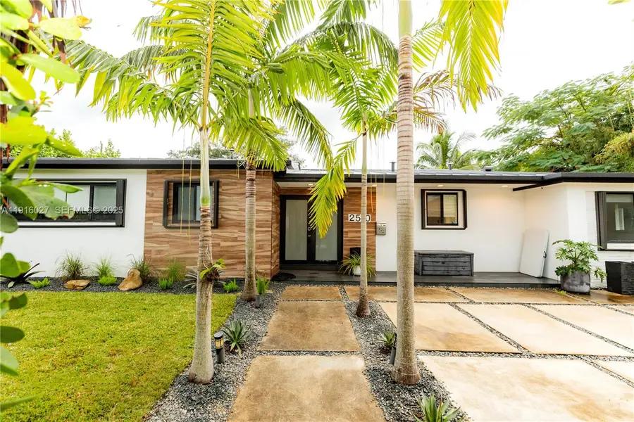 2510 NE 207th Ter, Miami, FL 33180 - Image #2