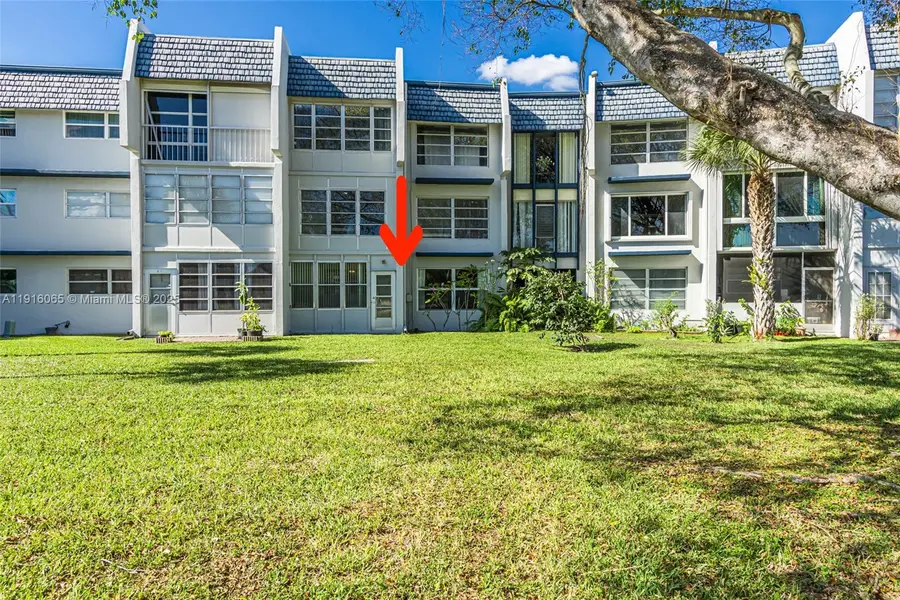 7887 Golf Cir Dr #106, Margate, FL 33063 - Image #3