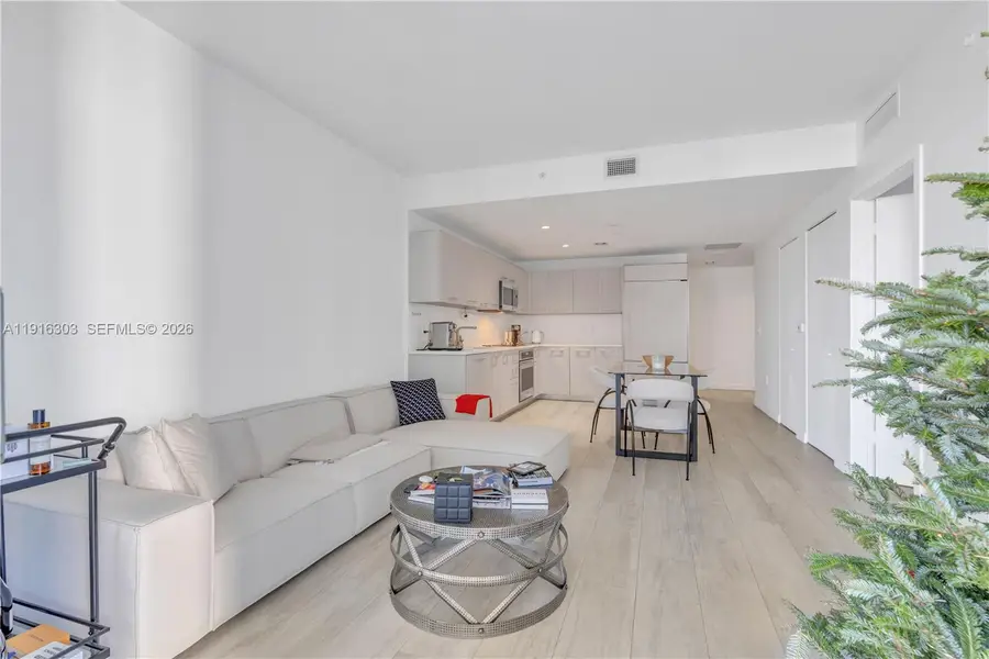 55 SW 9th St #2610, Miami, FL 33130 - Image #2