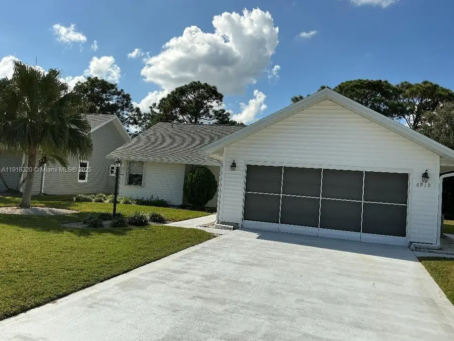 6910 SE Lillian Ct, Stuart, FL 34997 - Image #2