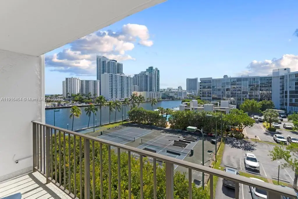 1000 Parkview Dr #518, Hallandale Beach, FL 33009 - Image #1