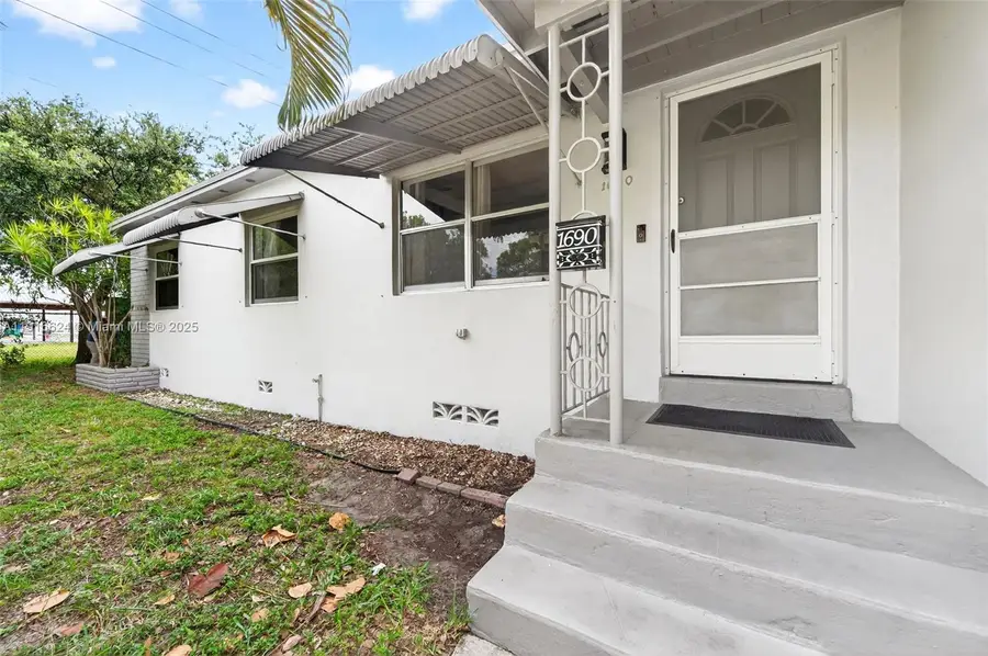 1690 NE 161st St, North Miami Beach, FL 33162 - Image #2