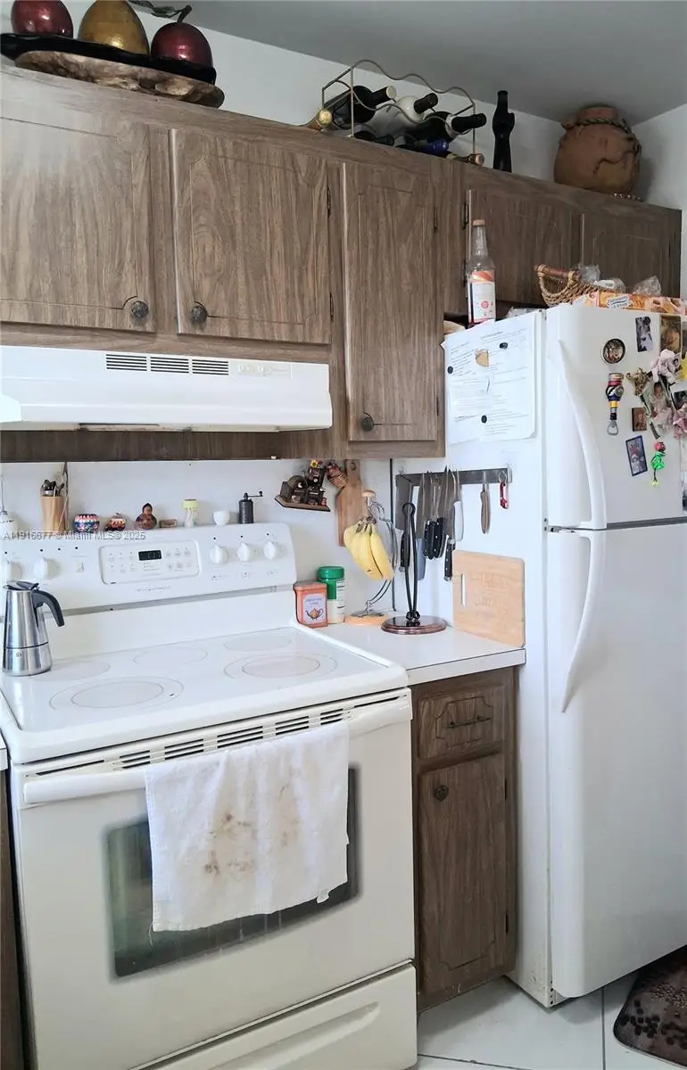 8590 Sunrise Lakes Blvd #310, Sunrise, FL 33322 - Image #2