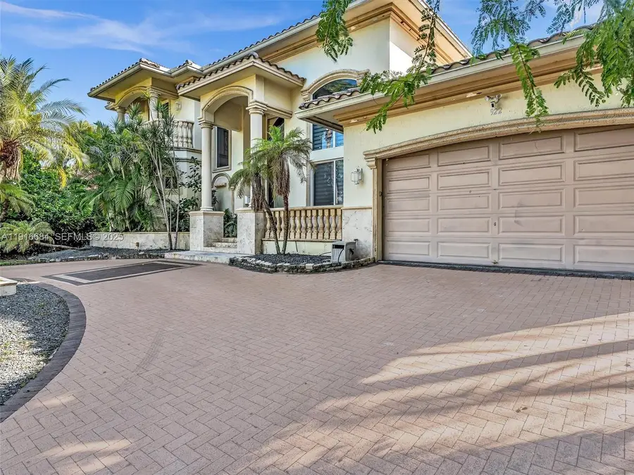 922 Washington St, Hollywood, FL 33019 - Image #2