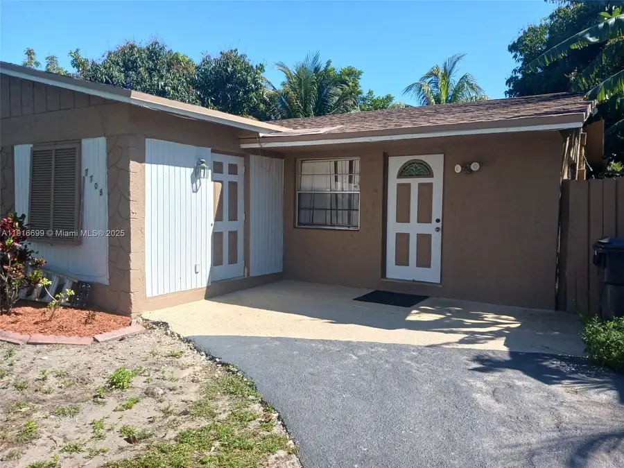 7708 SW 9th St, North Lauderdale, FL 33068 - Image #2
