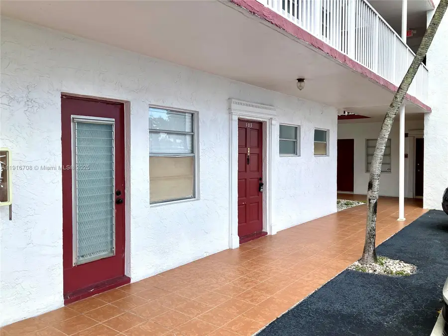 4270 NW 40th St #103, Lauderdale Lakes, FL 33319 - Image #2