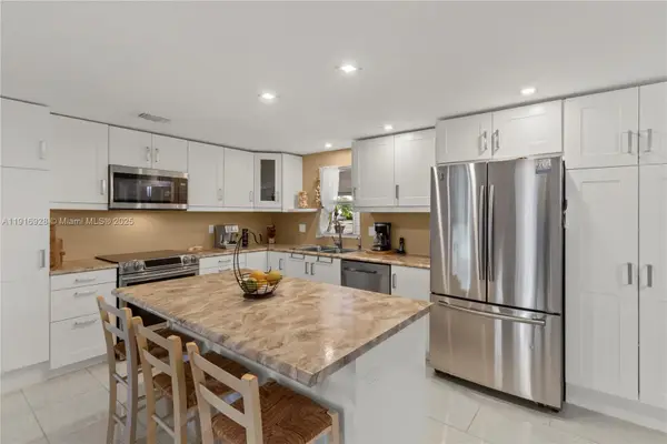 5239 NW 3rd Ave, Deerfield Beach, FL 33064