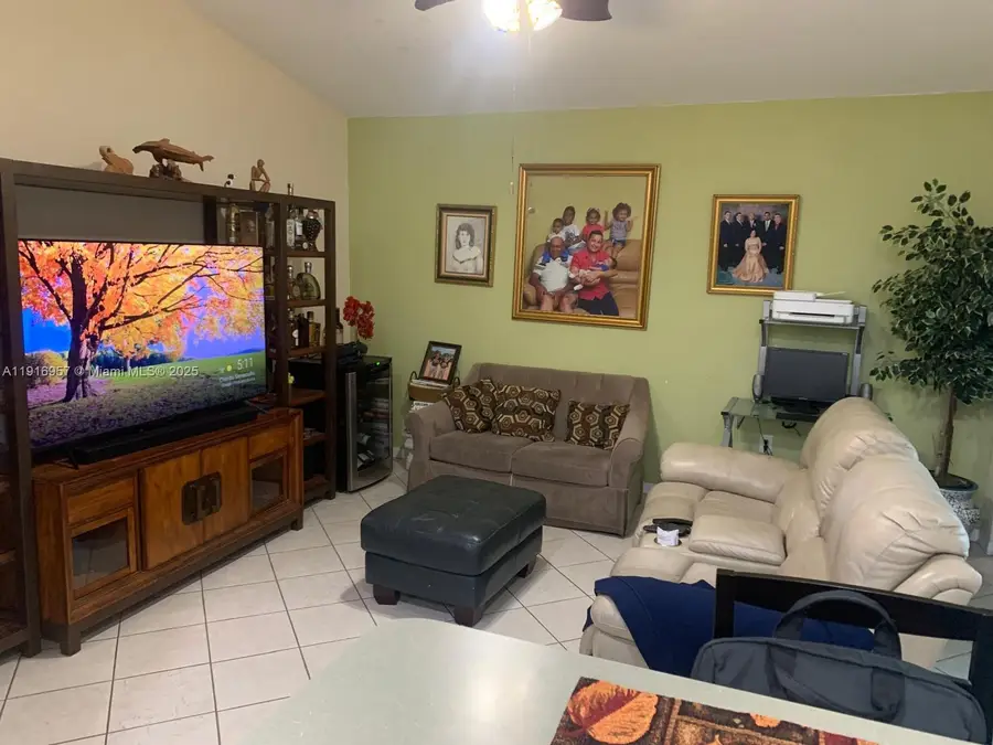 462 SE 23rd Dr, Homestead, FL 33033 - Image #3