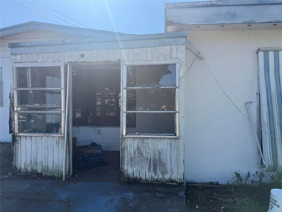 5770 SW 38th Ct, Davie, FL 33314 - Image #3