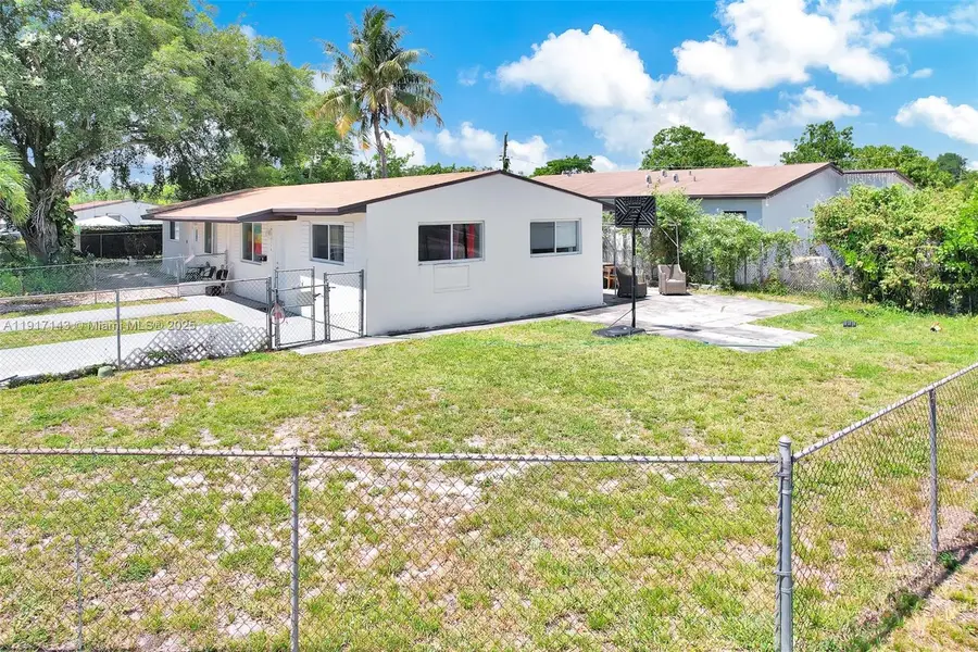 9164 NW 30th Ct, Miami, FL 33147 - Image #2