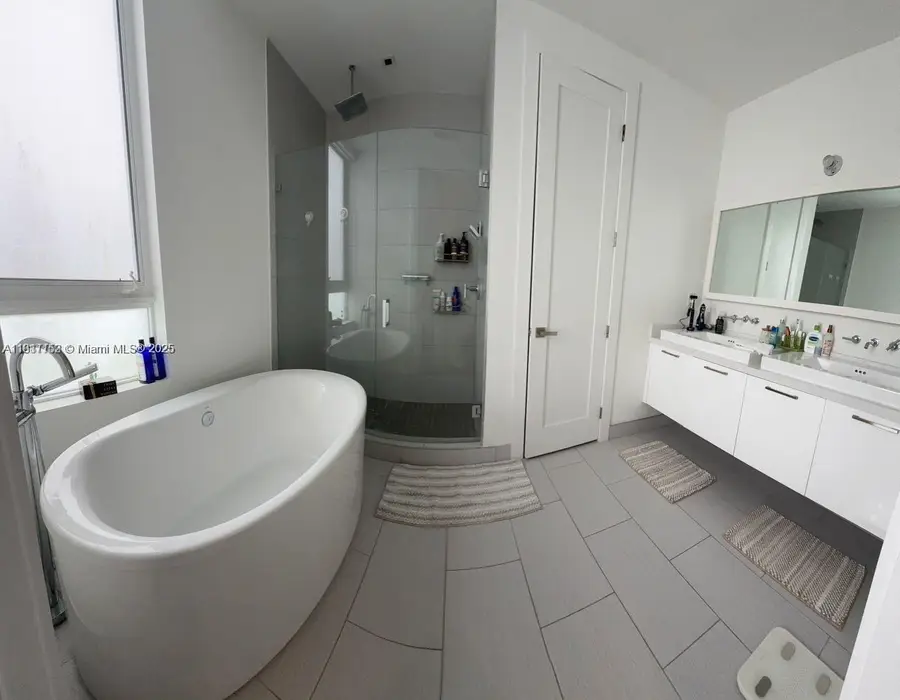 9165 NW 33rd St, Doral, FL 33172 - Image #3