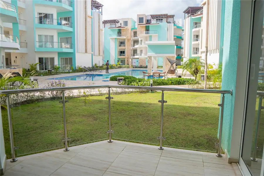 E RESIDENCIAL MAPLE BEACH Av Alemania #A101, Bavaro, FL 23000 - Image #3