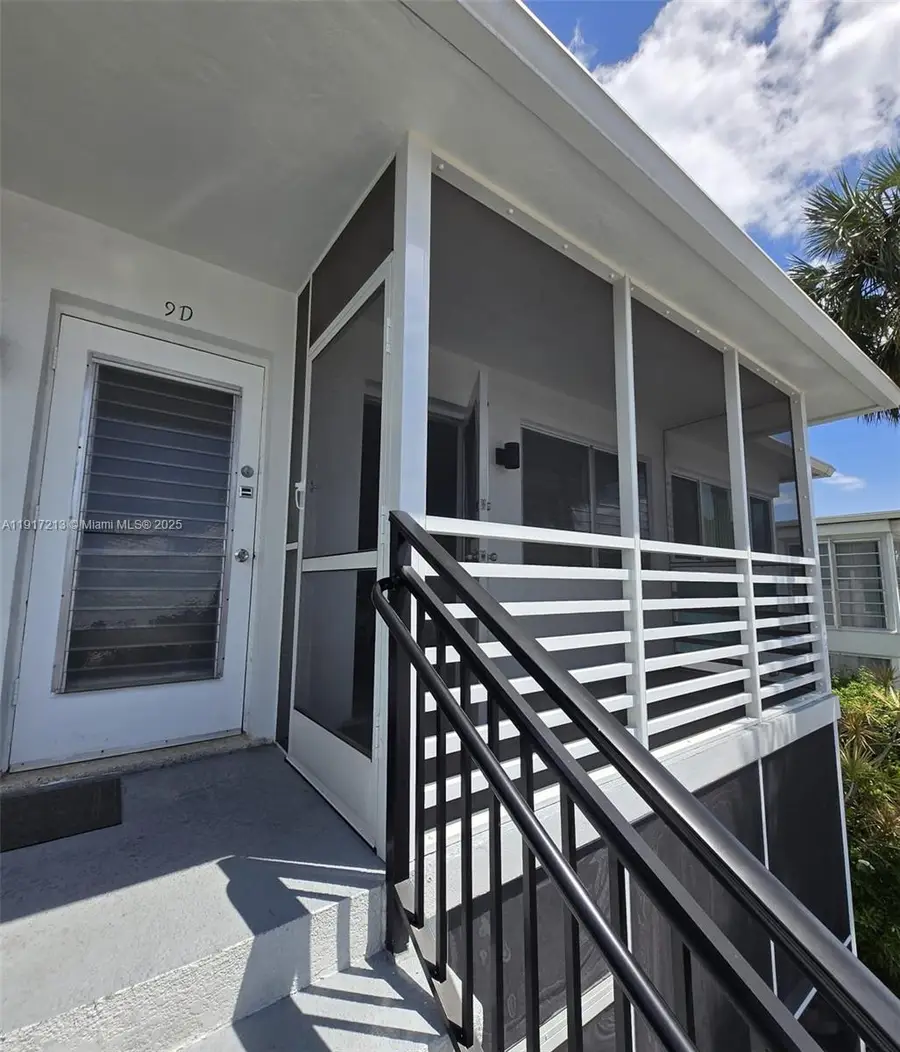 1025 SE 15th St #9C, Fort Lauderdale, FL 33316 - Image #3