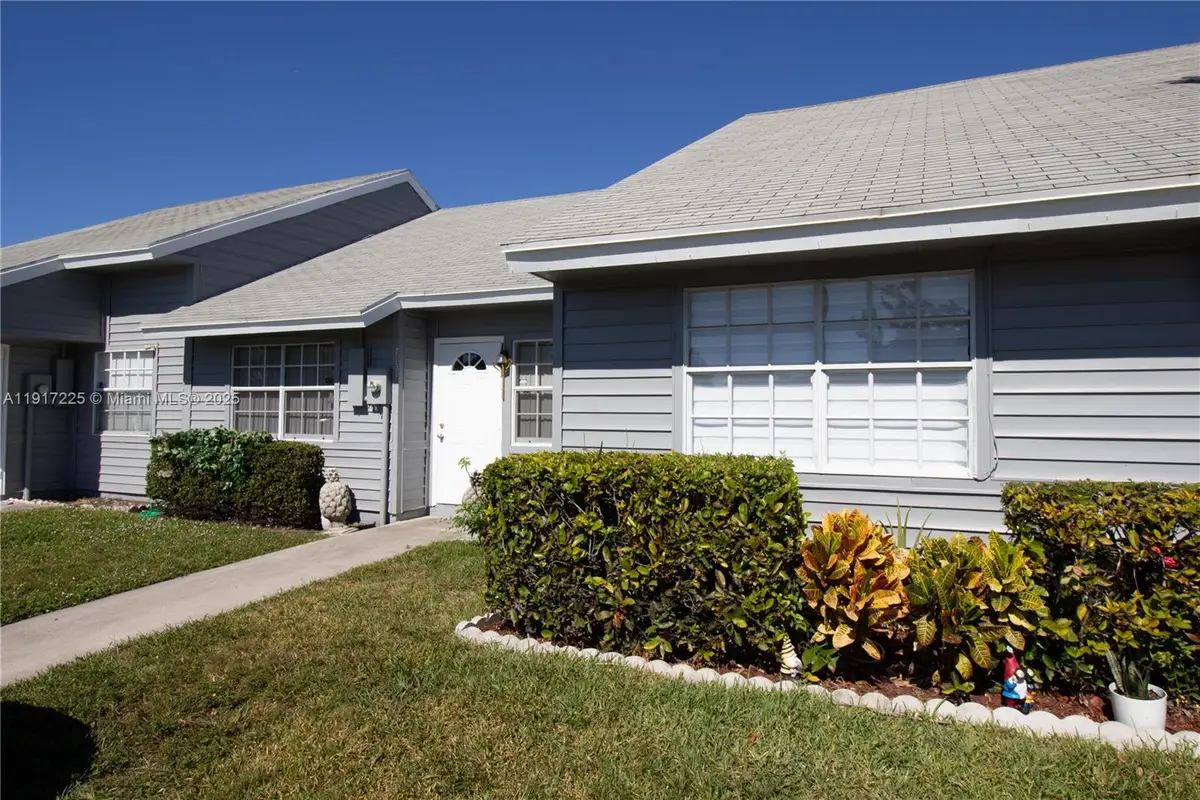 7131 Tam Oshanter Blvd, North Lauderdale, FL 33068 - Image #1