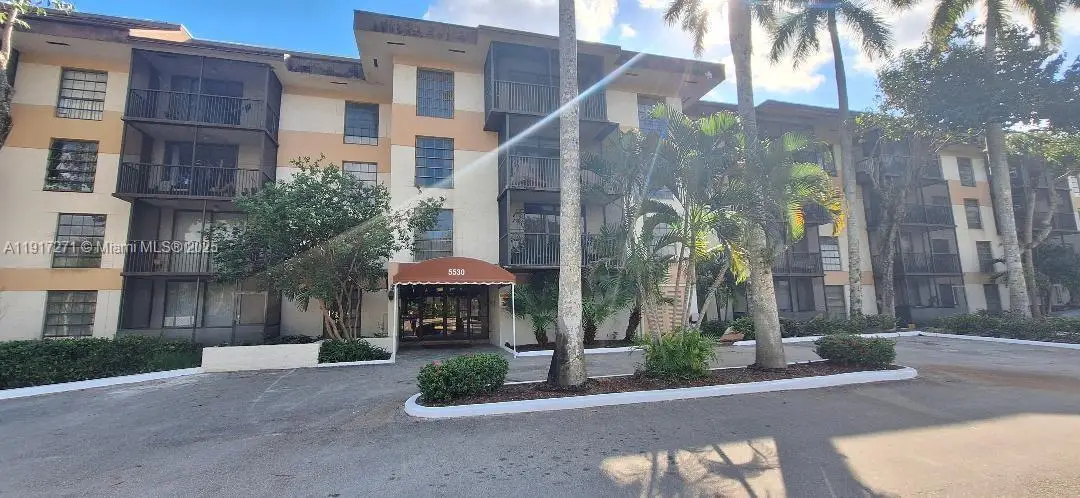 5530 NW 44th St #113C, Lauderhill, FL 33319 - Image #1