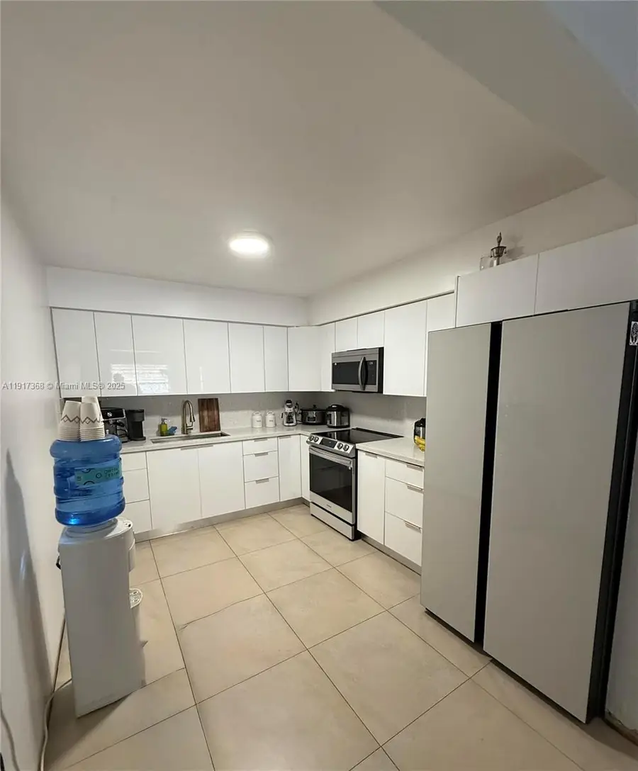 1720 SW 87th Ave, Miami, FL 33165 - Image #2