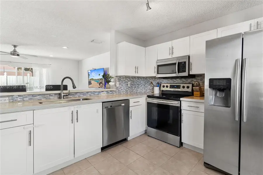 849 NW 208th Way, Pembroke Pines, FL 33029 - Image #2