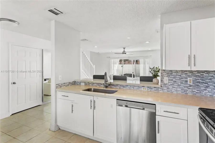 849 NW 208th Way, Pembroke Pines, FL 33029 - Image #3