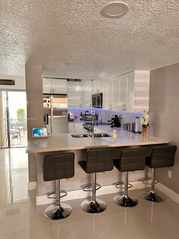 2211 W 53rd Pl #2211, Hialeah, FL 33016