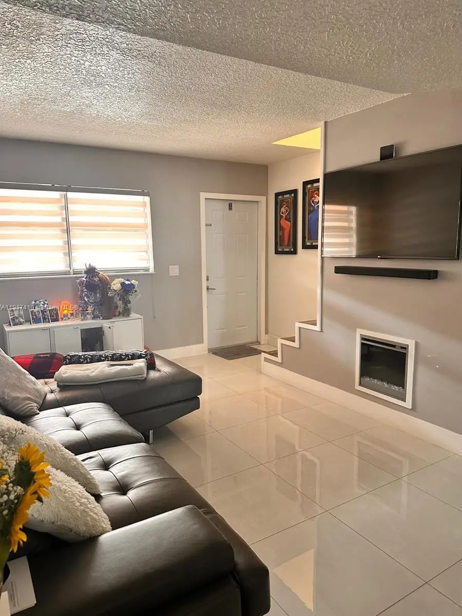2211 W 53rd Pl #2211, Hialeah, FL 33016 - Image #3