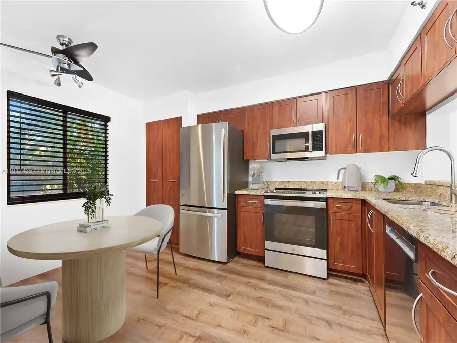 2202 S Cypress Bend Dr #204, Pompano Beach, FL 33069 - Image #2