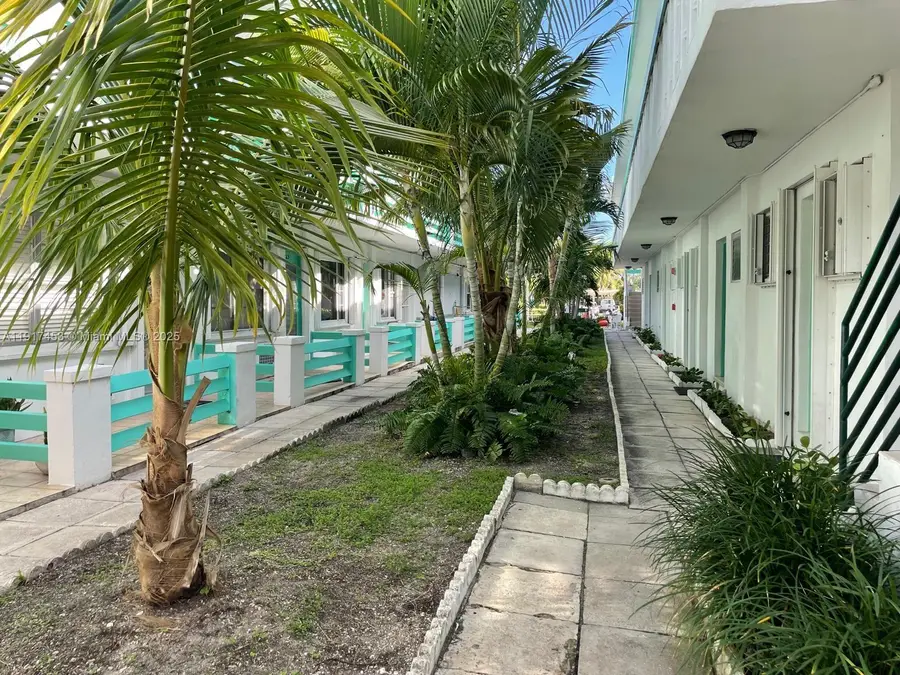 6490 Collins Ave #5, Miami Beach, FL 33141 - Image #3