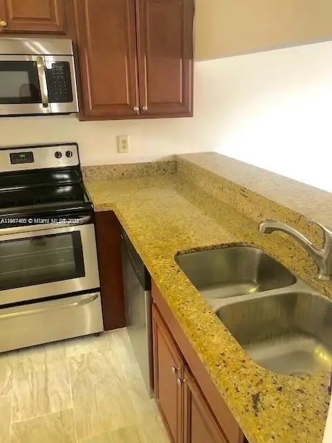 22102 Glenmoor Dr #102, West Palm Beach, FL 33409 - Image #3