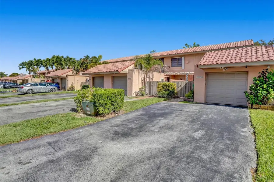20533 NE 6th Ct, Miami, FL 33179 - Image #2